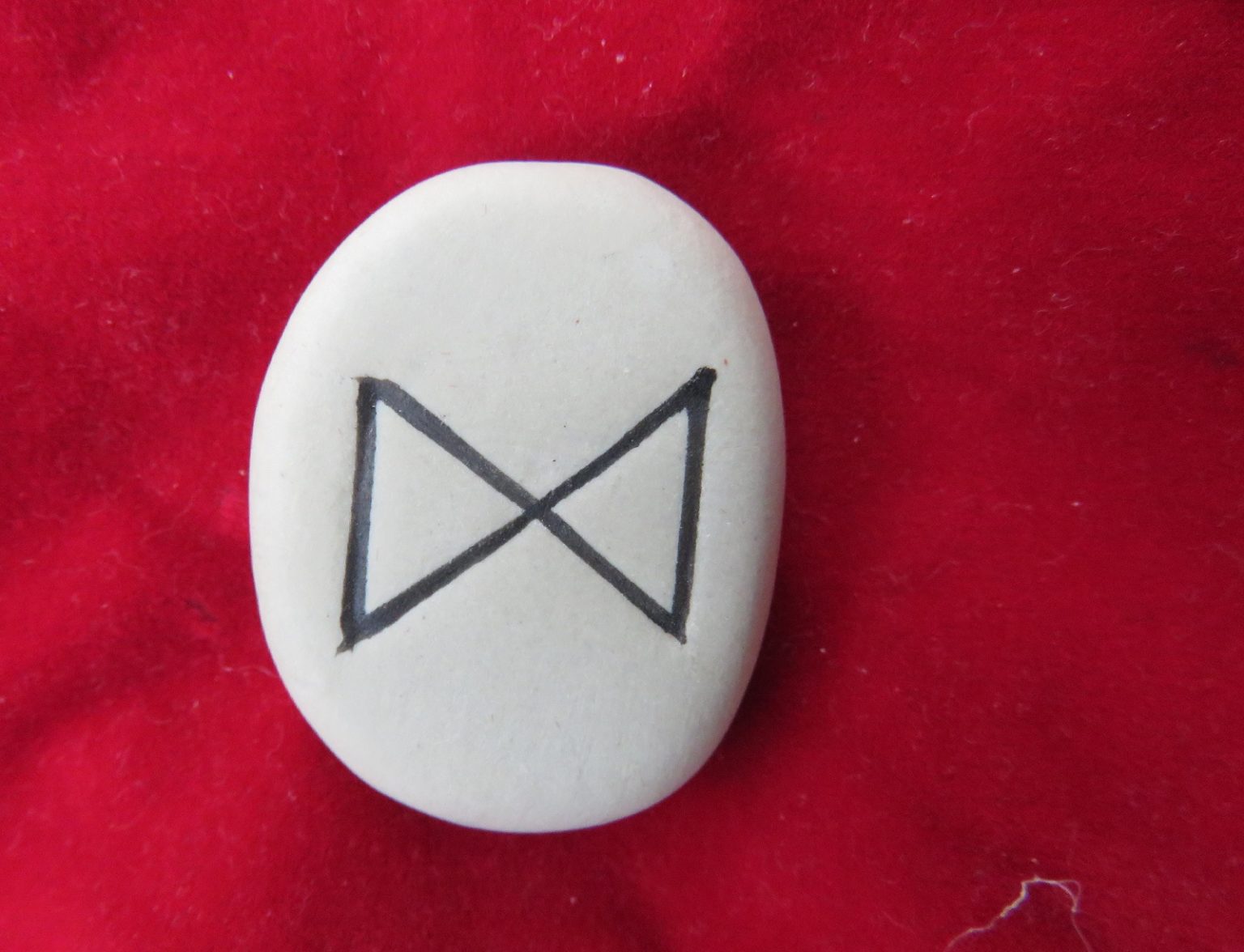 Tirage de runes : Dagaz, en début d’année 2021 - Geobiologie et énergie ...